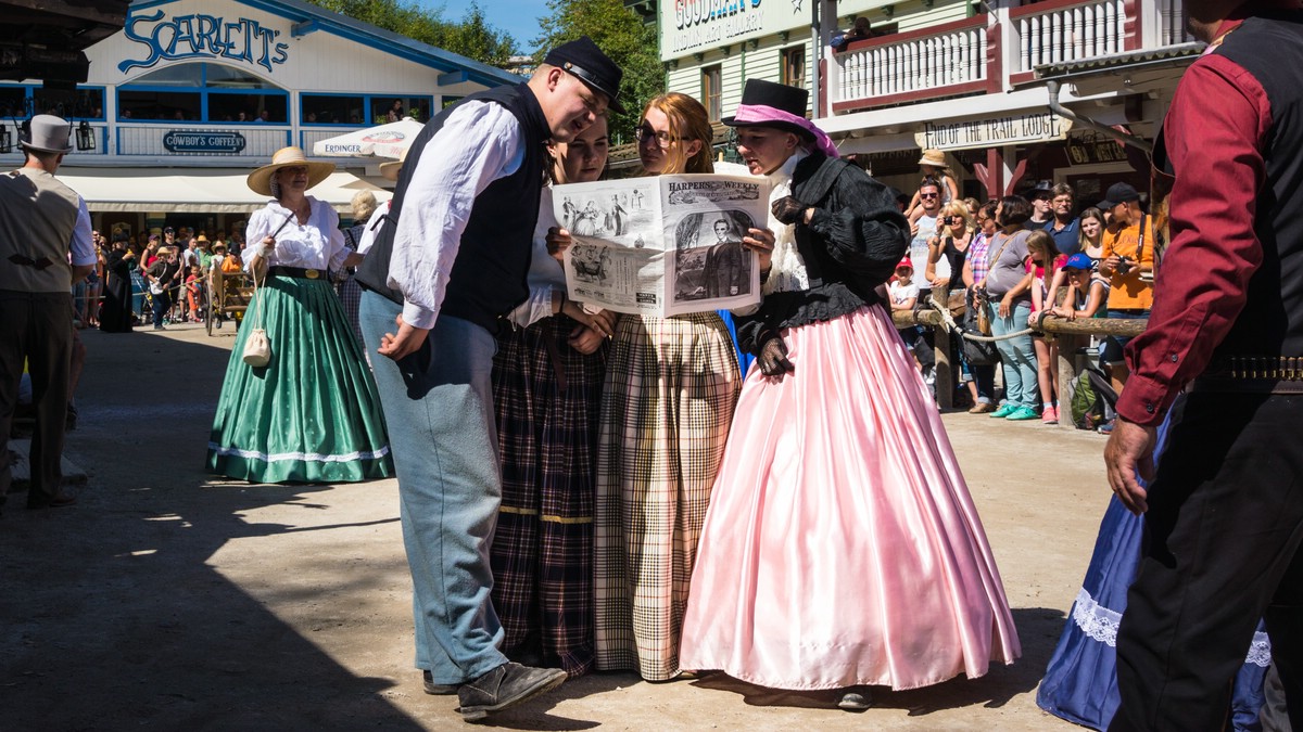 O Fotomagazin / Pullman City 2016